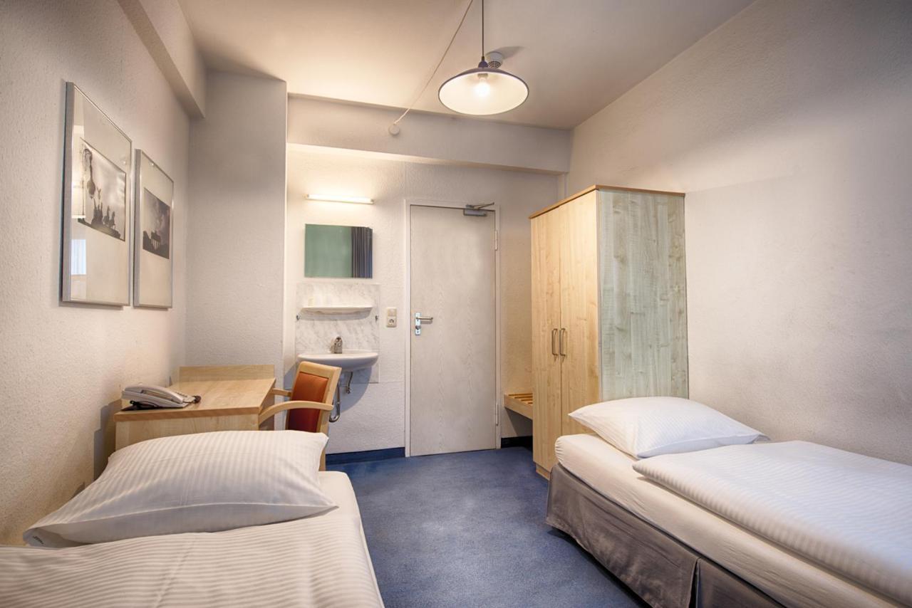 Enjoy Hostel Berlin City West Екстериор снимка