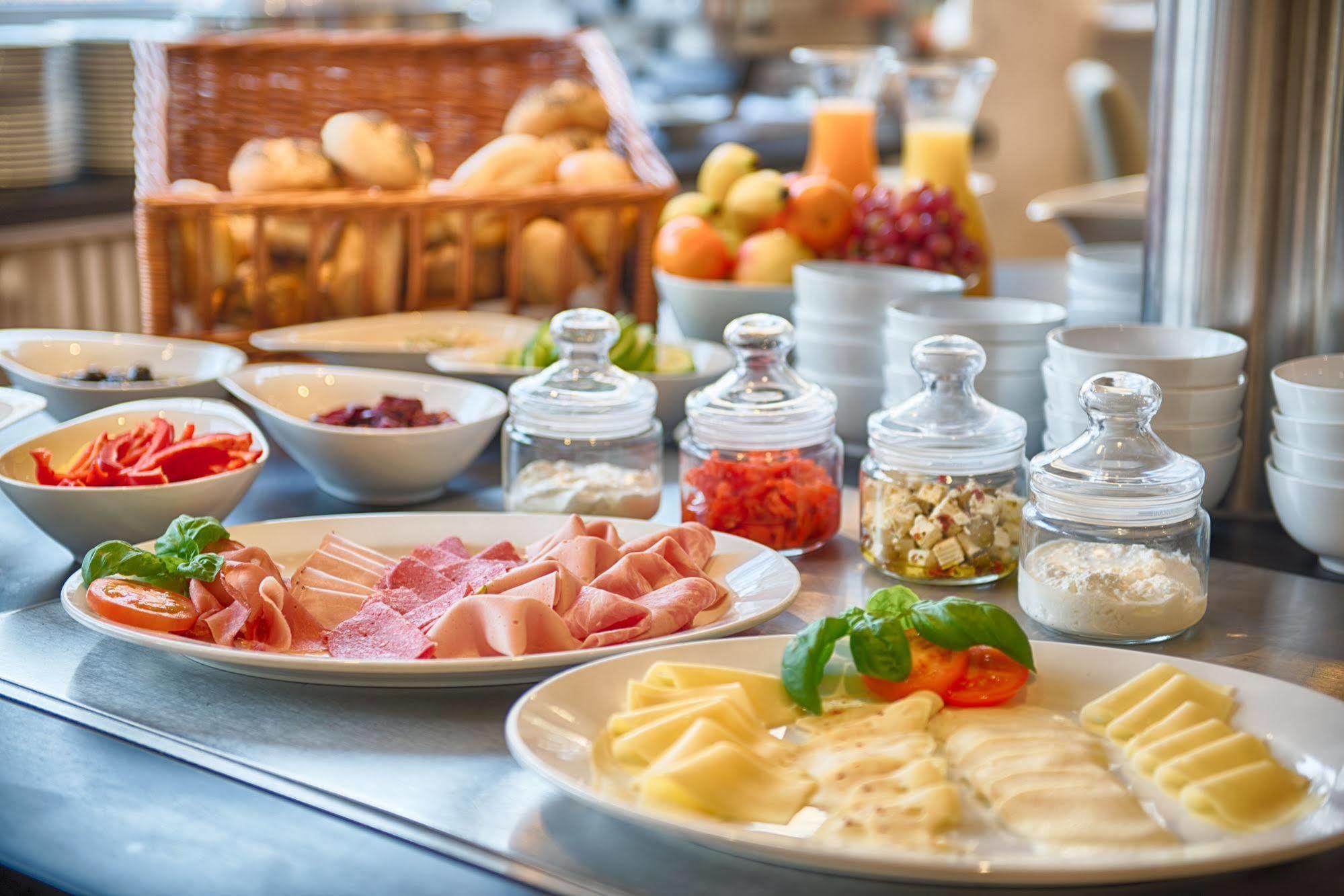 Enjoy Hostel Berlin City West Екстериор снимка